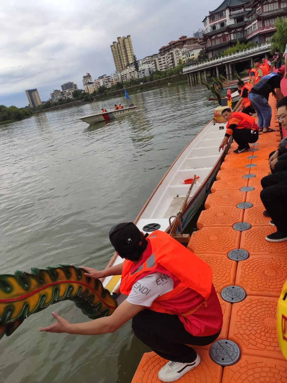 爱游戏-波尔图训练开放日，加时末段迎来里程碑引欢呼，法国杯在即，临场指挥获称赞(葡萄牙杯波尔图比赛延期规则)