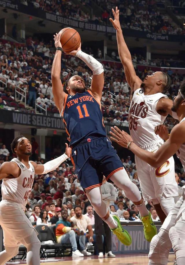 爱游戏体育-加时末段NBA常规赛传出新动向，芝加哥公牛更衣室发声，管理层表态——赛场秩序良好，年轻球员得到机的简单介绍