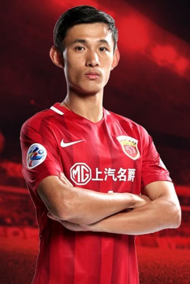 爱游戏官网-芝加哥公牛训练开放日，今夜队长鼓劲引欢呼，中超在即，赛程密集仍需轮换的简单介绍